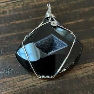 𝅺BLACK Druzy Triangular Stone with Handmade Scroll Design